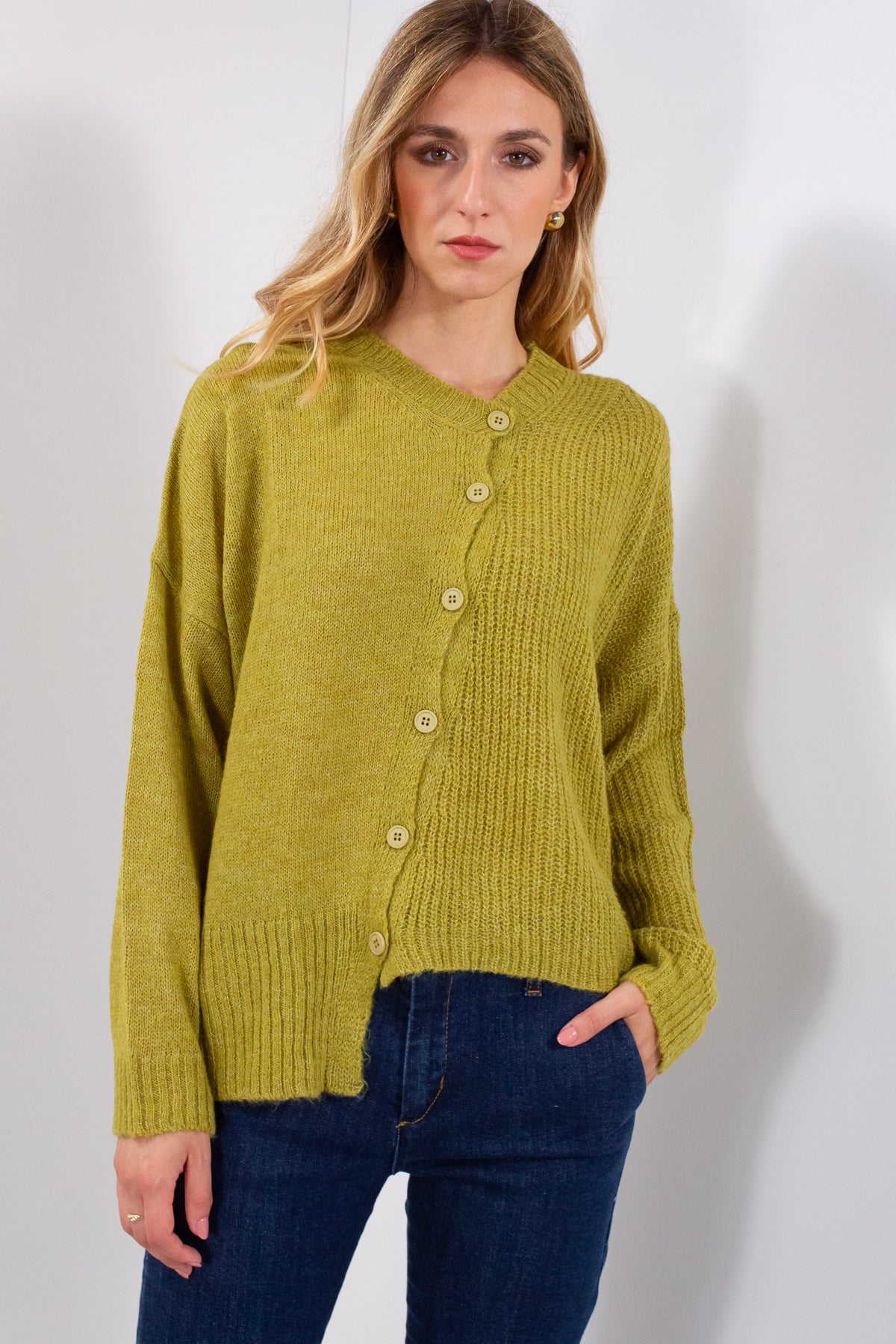 MAGLIA BOTTONI STORTI