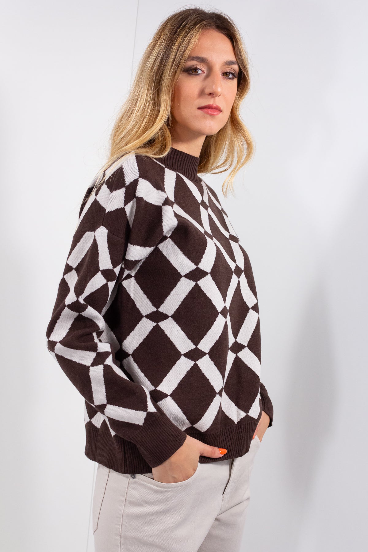 MAGLIA LUPO GEOMETRICA