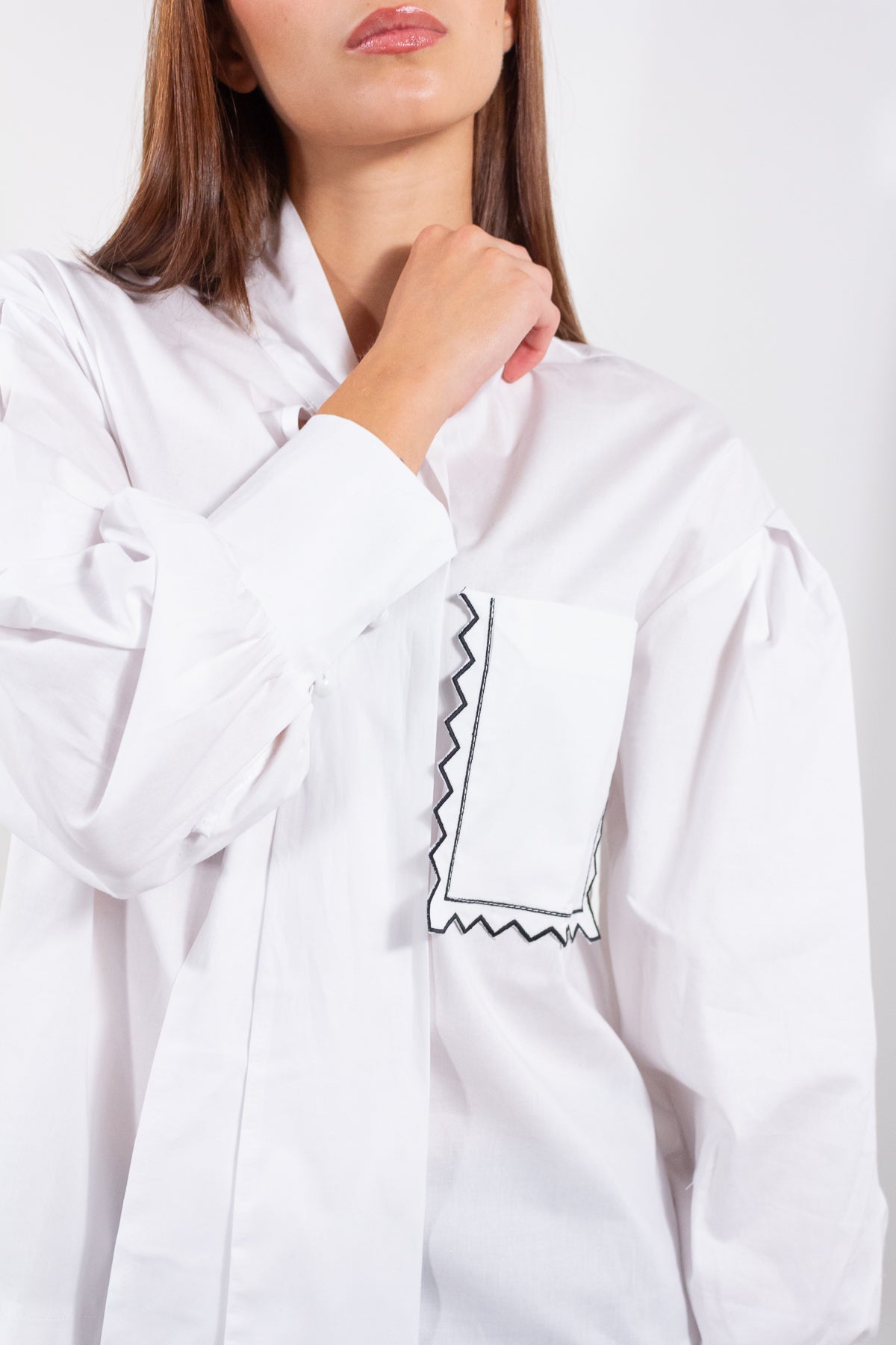CAMICIA TASCHINO RICAMO