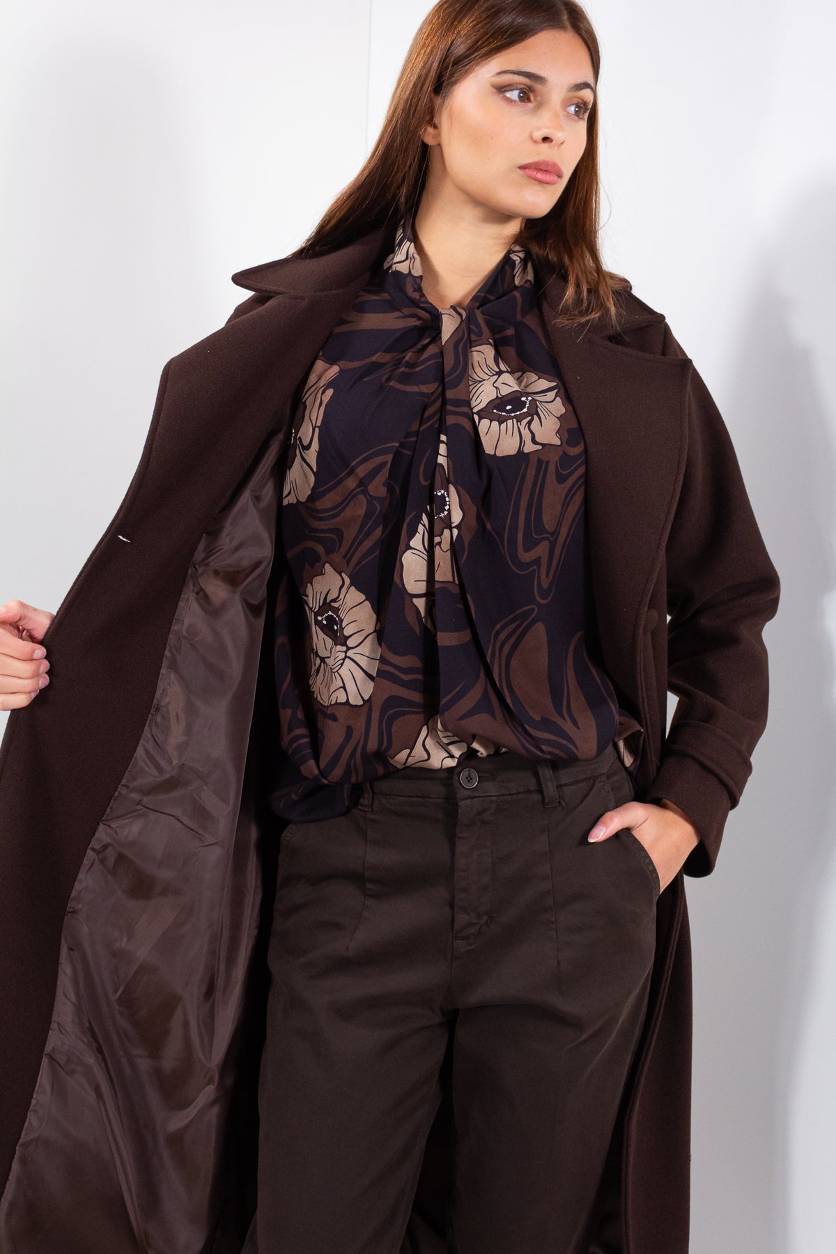 CAPPOTTO PANNO DETTAGLIO MANICHE