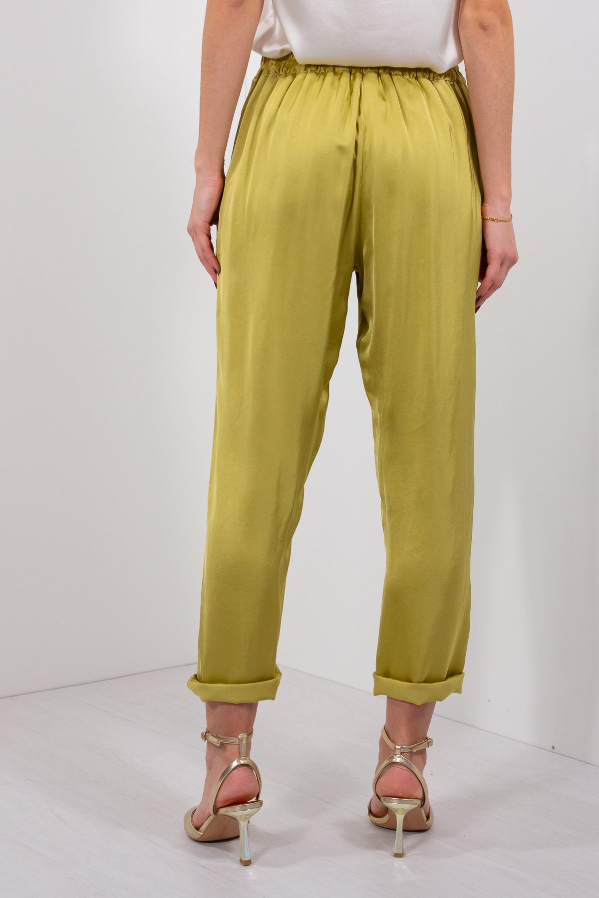 PANTALONE CARROT SATIN