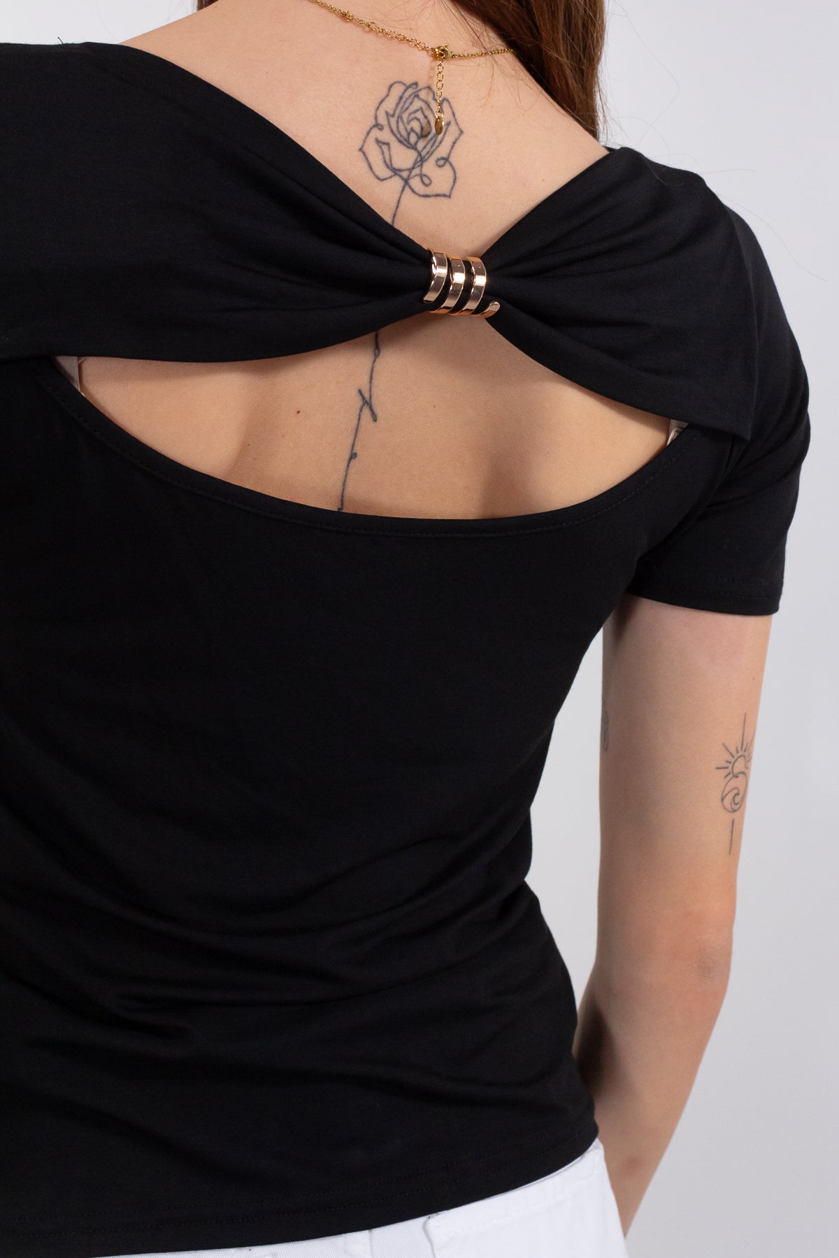MAGLIA CUT OUT SCHIENA SPIRALE